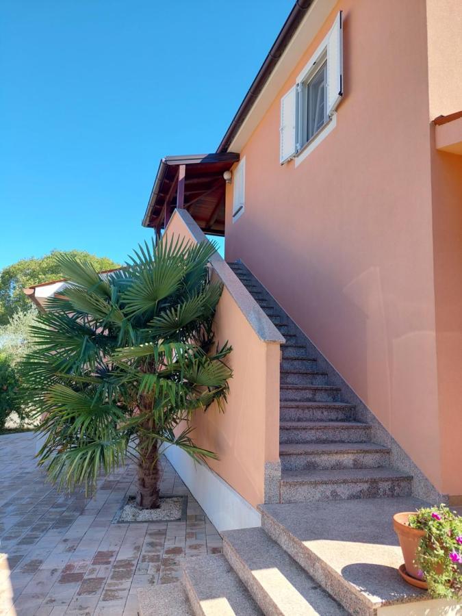 Lana Appartement Fažana Buitenkant foto