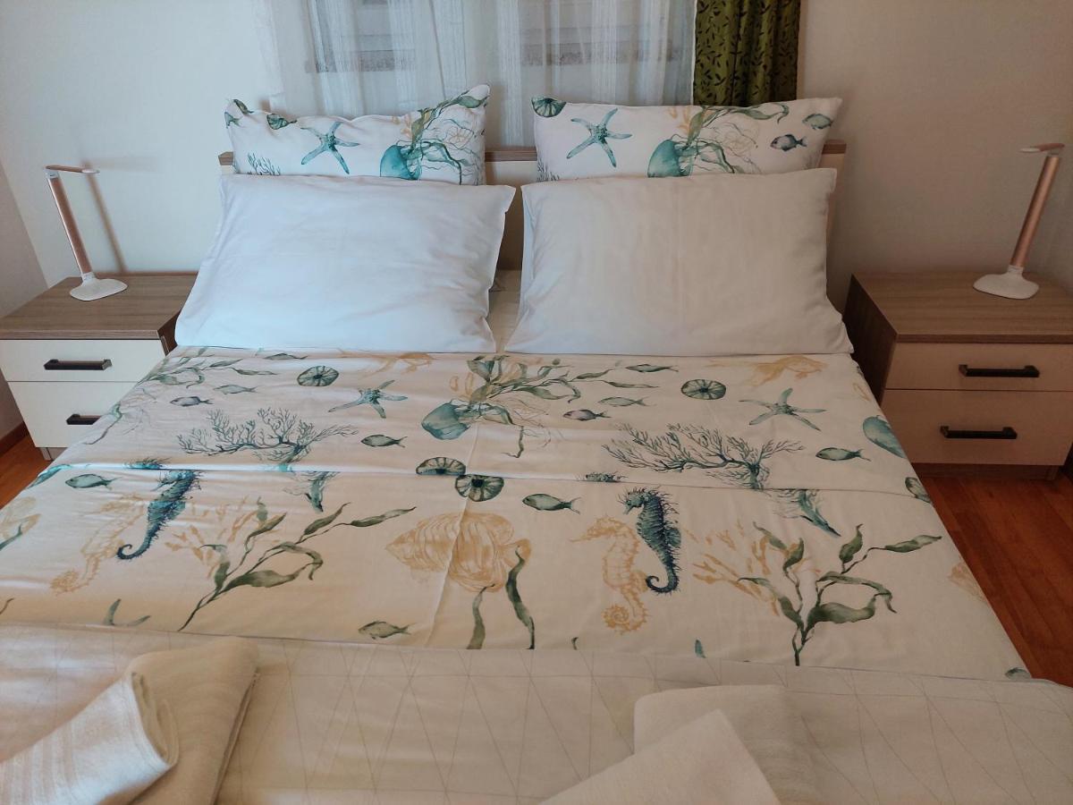 Lana Appartement Fažana Buitenkant foto