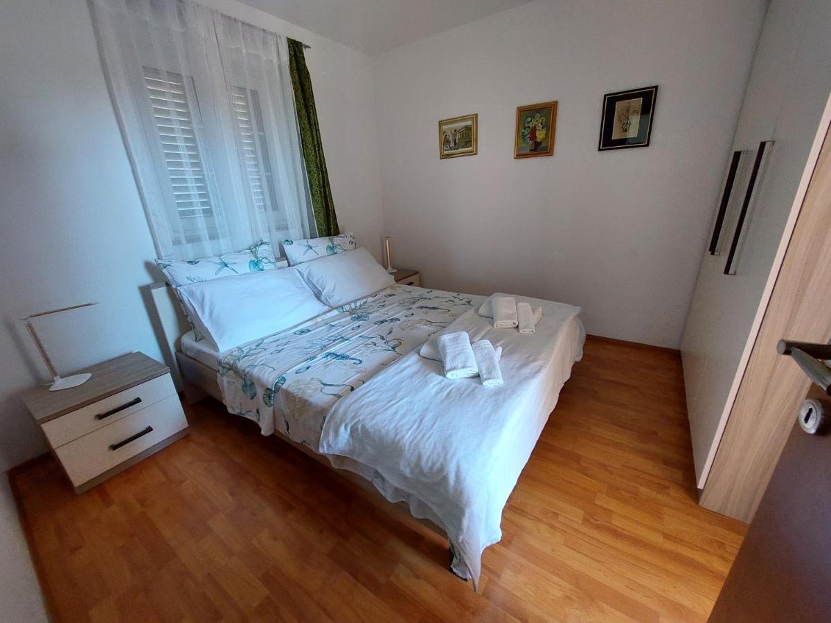 Lana Appartement Fažana Buitenkant foto