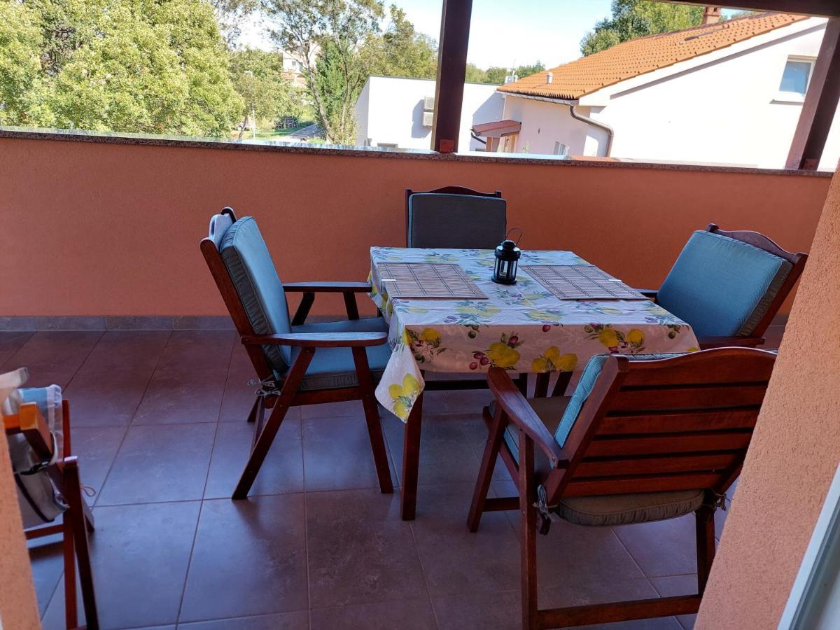 Lana Appartement Fažana Buitenkant foto