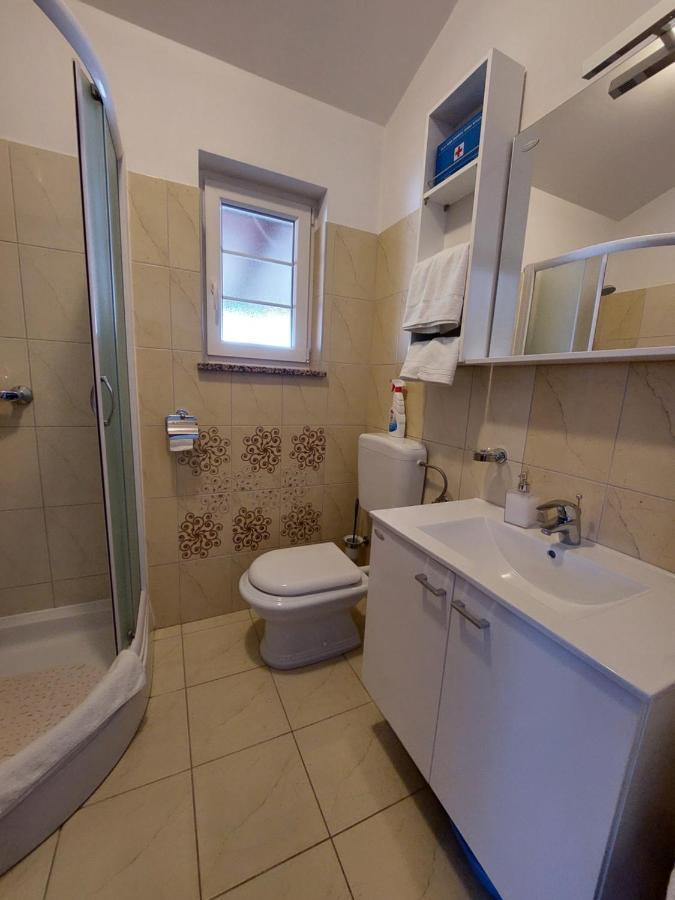 Lana Appartement Fažana Buitenkant foto